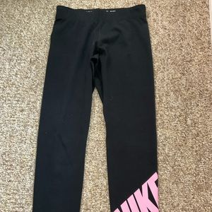 Black Nike leggings